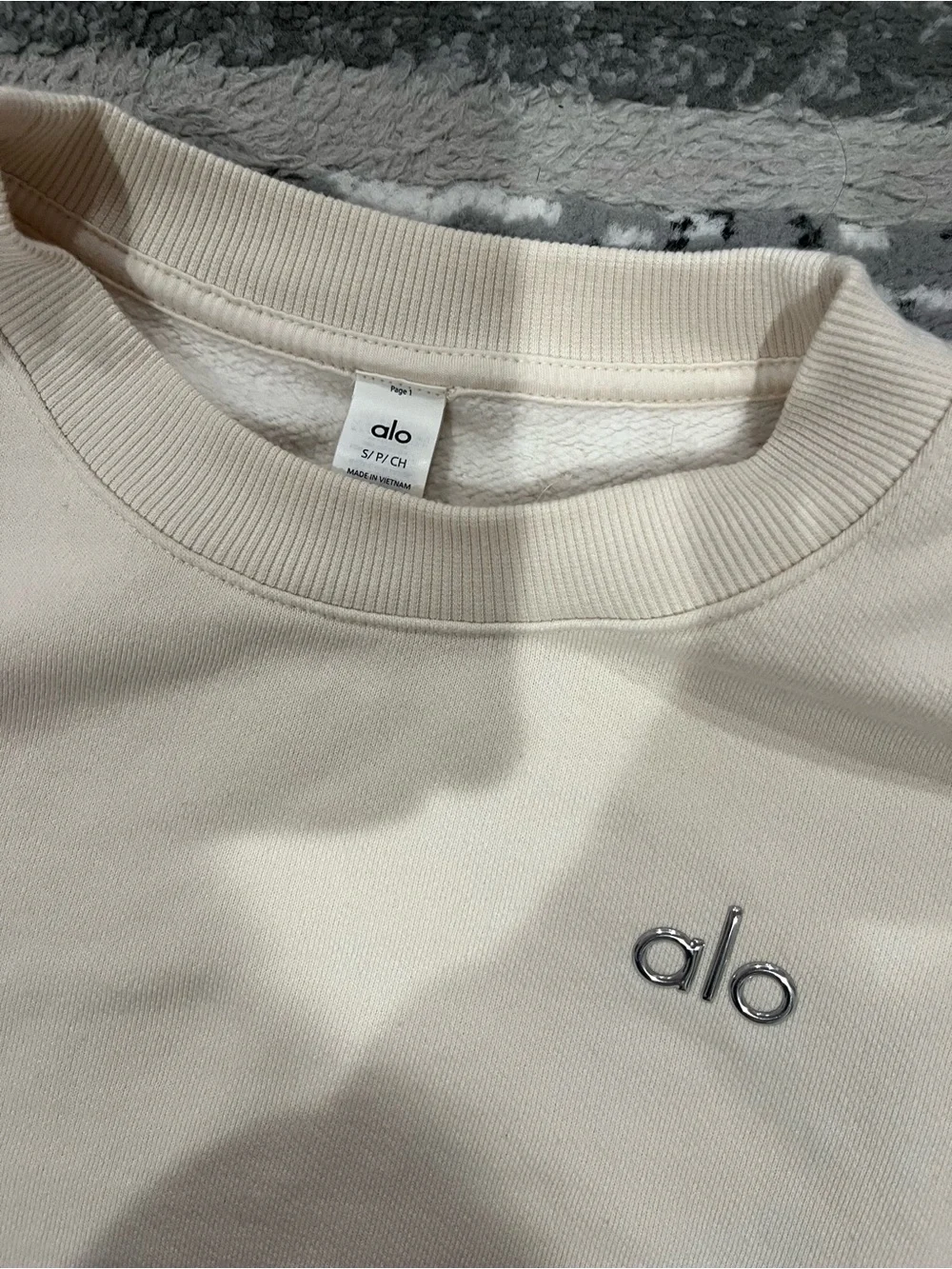 ALO Yoga Cream Crewneck Sweatshirt with Silver Logo